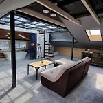 فندق Central 2*